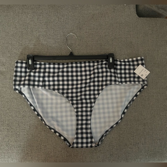NWT Beach Bump Houndstooth 2XL Bikini Bottoms and Top.  Make me an offer. 🤗 - Picture 3 of 15